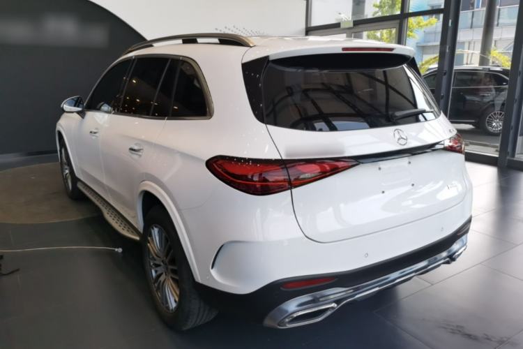 Mercedes-Benz GLC 300 L 2023 — фото 4