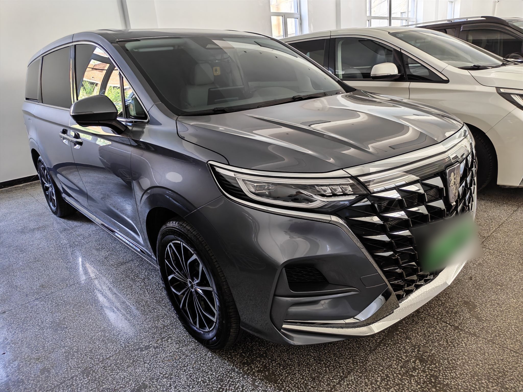 Roewe imax8 new energy 2025 — фото 3