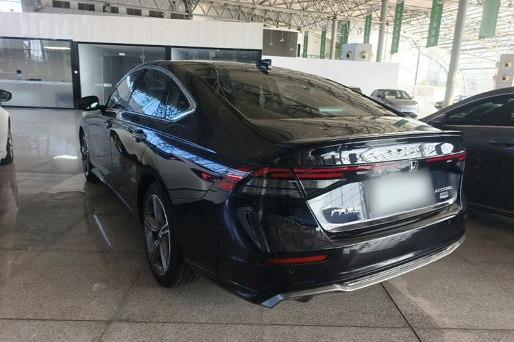 Honda Accord 2023 — 4