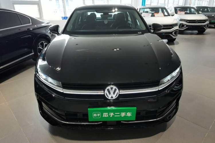 Volkswagen Magotan 2024 — 2