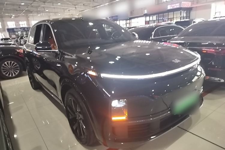 Li Auto L8 2023 — 3