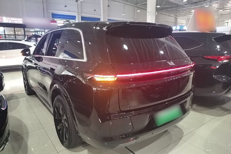 Li Auto L8 2023 — 4