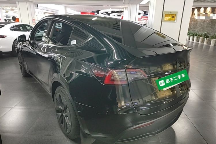 Tesla Model Y 2022 — 4