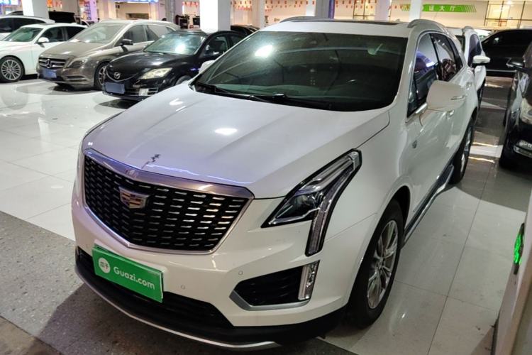 Cadillac XT5 2021 — фото 1