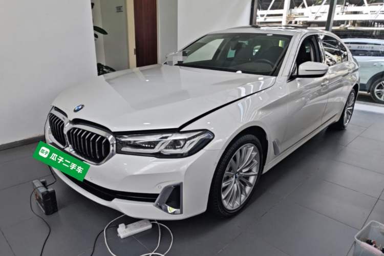 BMW 530Li 2021 — фото 1