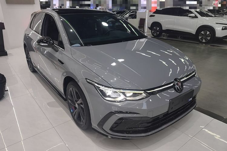 Volkswagen Golf 2024 — 3