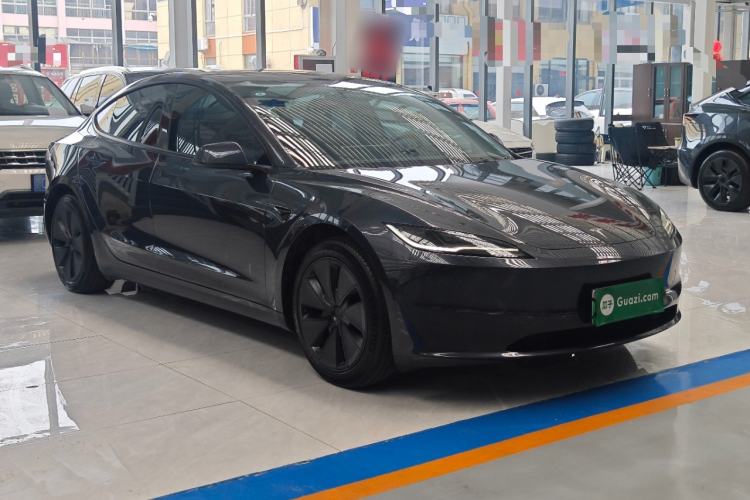 Tesla Model 3 2023 — 3