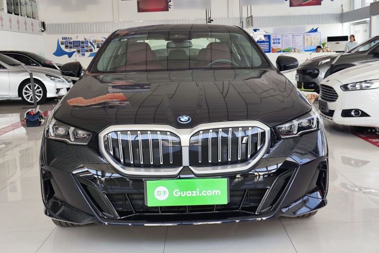BMW i5 2025 — фото 2