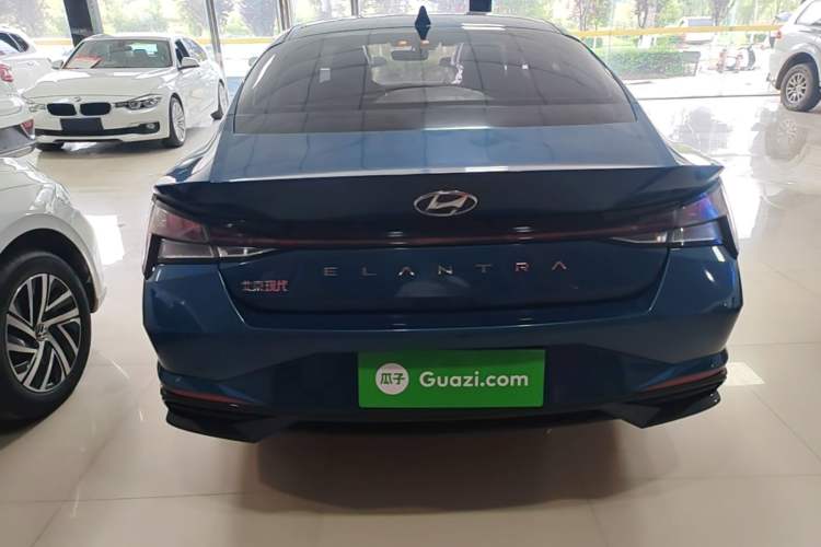 Hyundai Elantra 2021 — 5