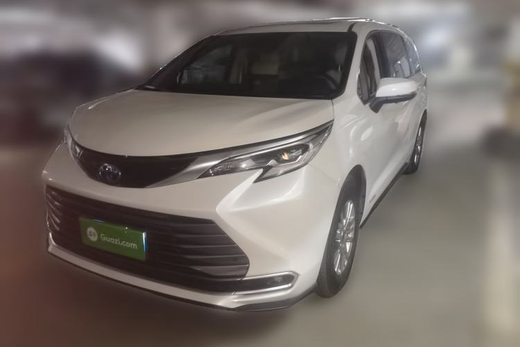 Toyota Sienna 2021 — фото 1