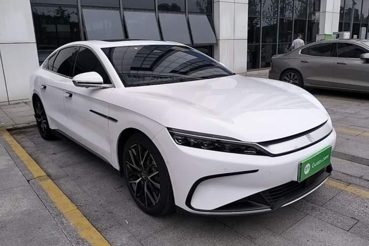 BYD Han 2022 — 3