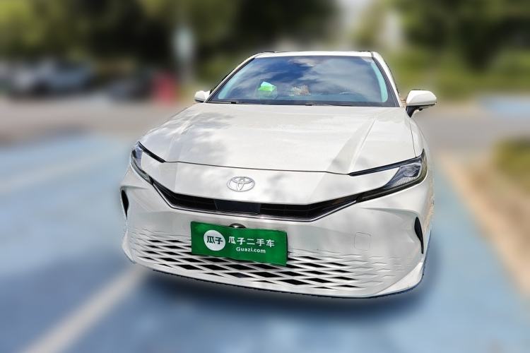 Toyota Camry 2024 — фото 2