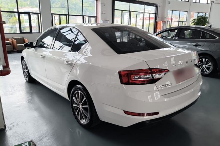 Skoda octavia 2021 — фото 4