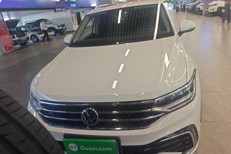 Volkswagen Tiguan L 2023 — фото 2