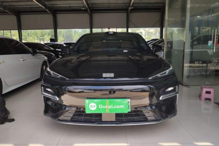 Geely Galaxy 8 2025 — 2