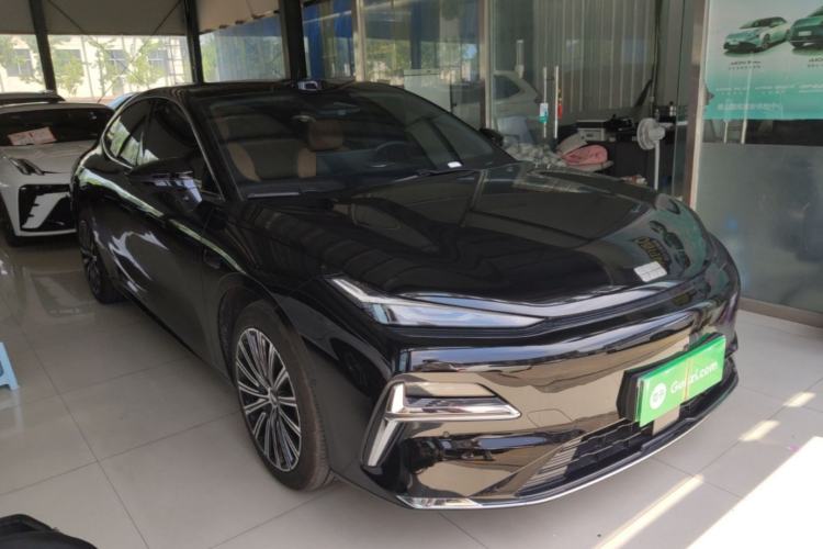 Geely Galaxy 8 2025 — 3