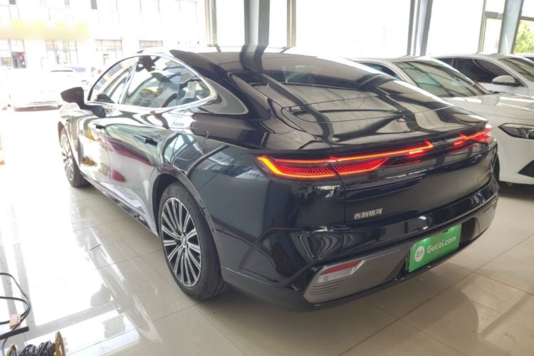 Geely Galaxy 8 2025 — 4