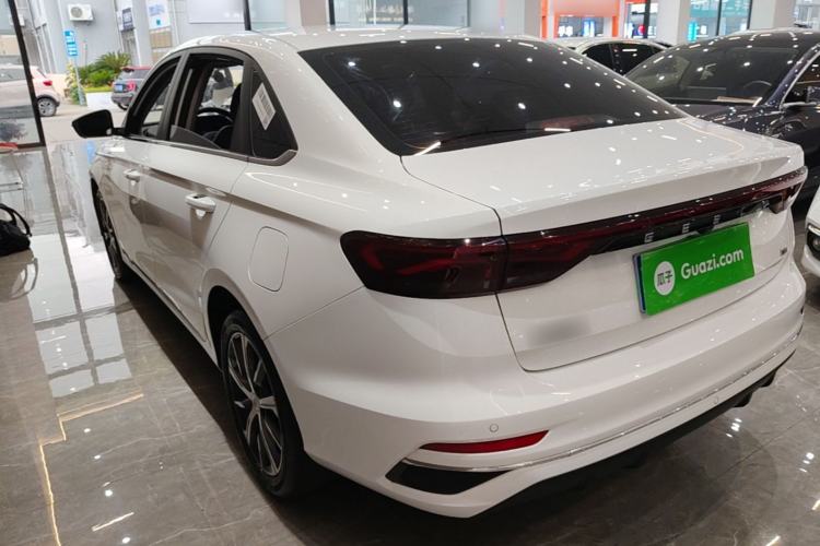 Geely Emgrand 2023 — 4
