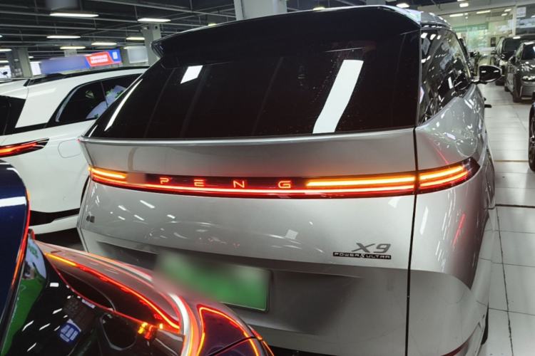 XPeng X9 2026 — 5