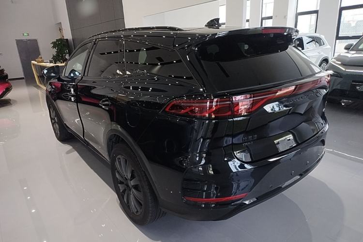 BYD Tang 2025 — 4