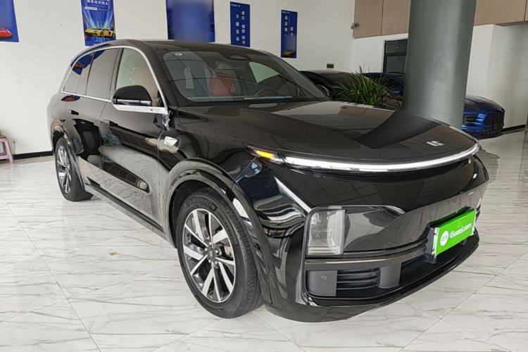 Li Auto L8 2023 — 3