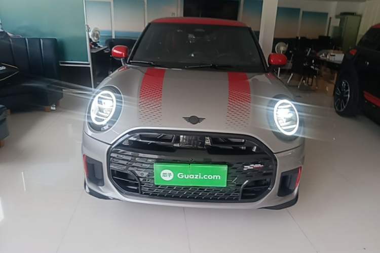 MINI MINI JCW 2025 — 2