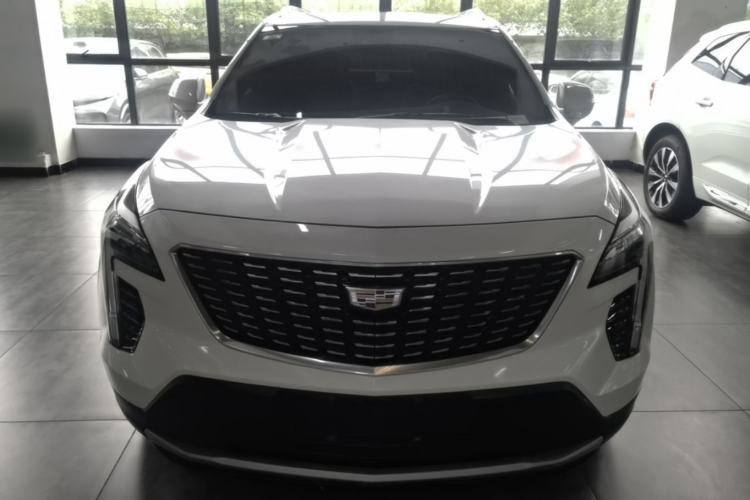 Cadillac XT4 2023 — фото 2