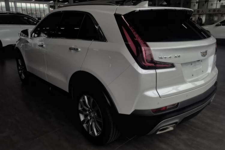 Cadillac XT4 2023 — фото 4