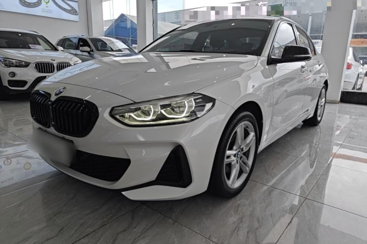 BMW 120i 2021 — фото 1