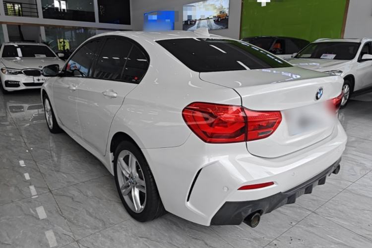 BMW 120i 2021 — фото 4
