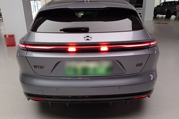 NIO ET5T 2025 — 5