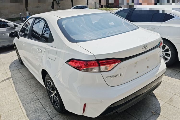 Toyota Corolla 2023 — фото 4