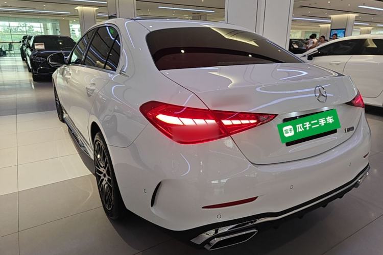 Mercedes-Benz C 260 L 2025 — 4