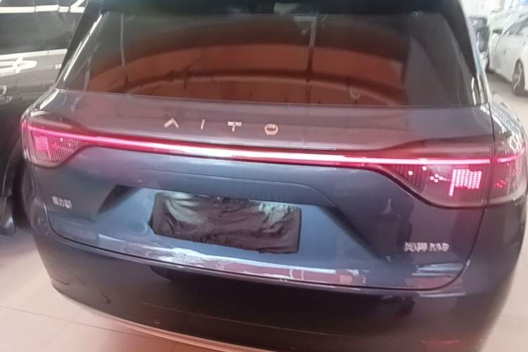 AITO M9 2024 — 5