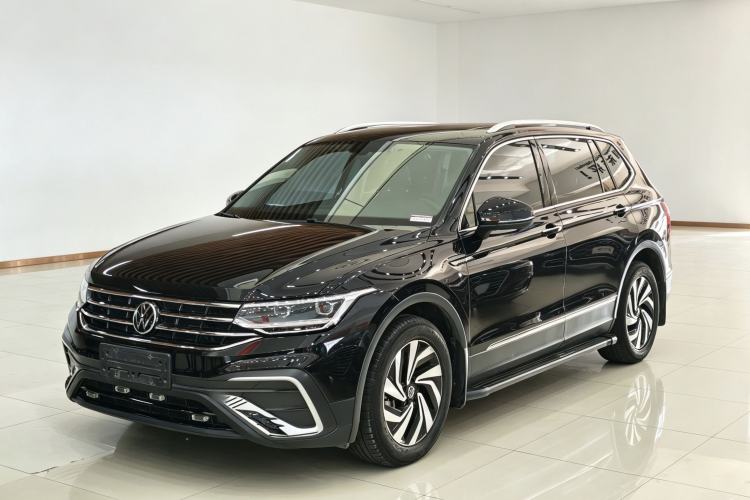 Volkswagen Tiguan L 2022 — фото 1