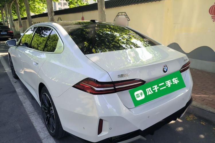BMW 525Li 2024 — фото 4