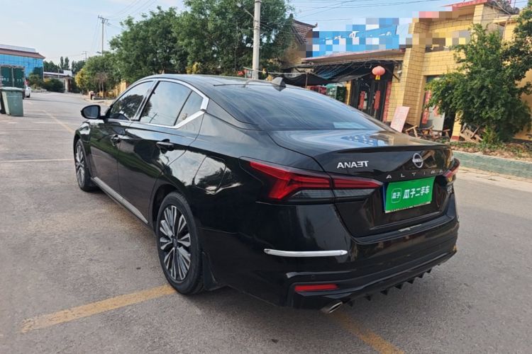 Nissan Altima 2022 — 4