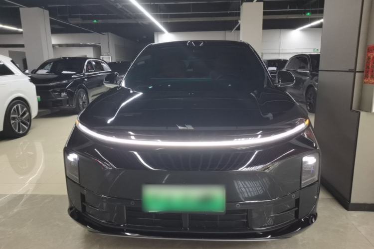 Li Auto L6 2024 — 2