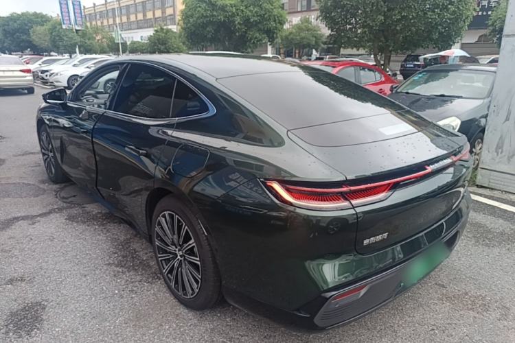 Geely Galaxy 8 2025 — 4