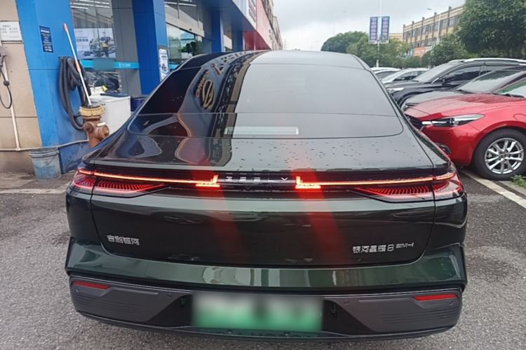 Geely Galaxy 8 2025 — 5