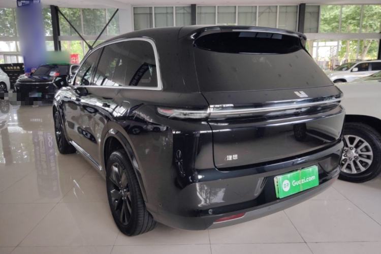 Li Auto L8 2023 — 4
