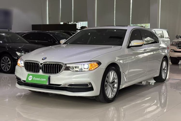 BMW 525Li 2020 — фото 1