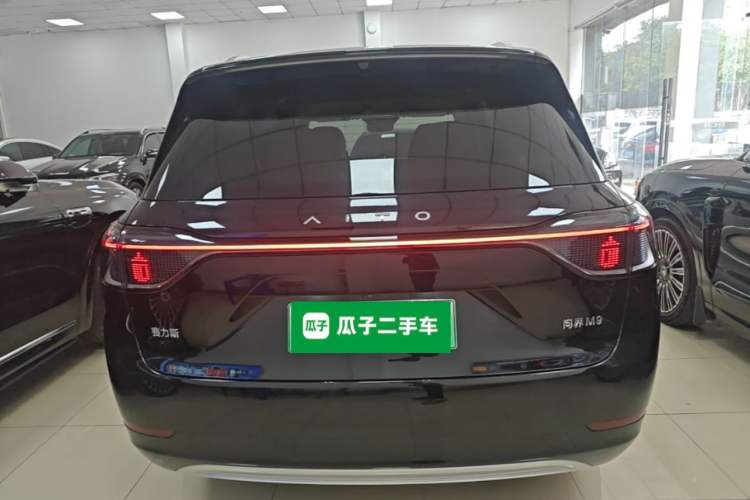 AITO M9 2024 — 5