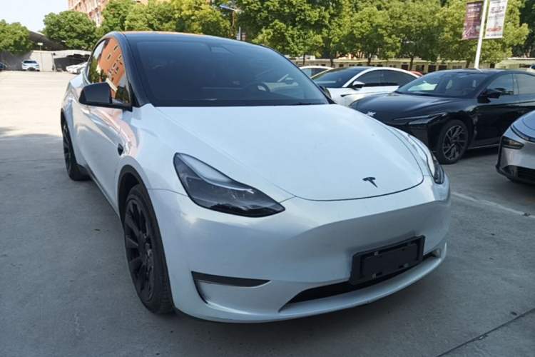 Tesla Model Y 2021 — 3
