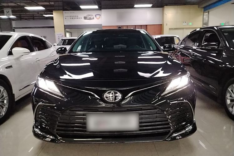 Toyota Camry 2021 — фото 2