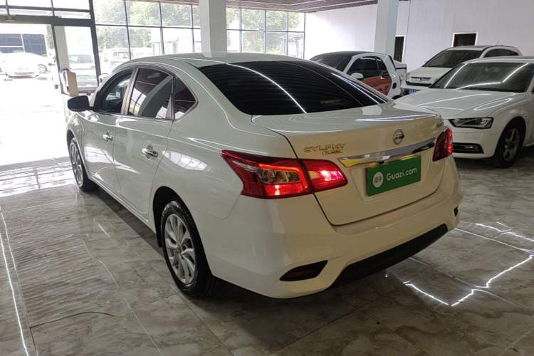 Nissan Sentra 2024 — 4