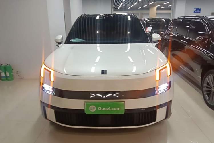 Lynk & Co 900 2025 — 2