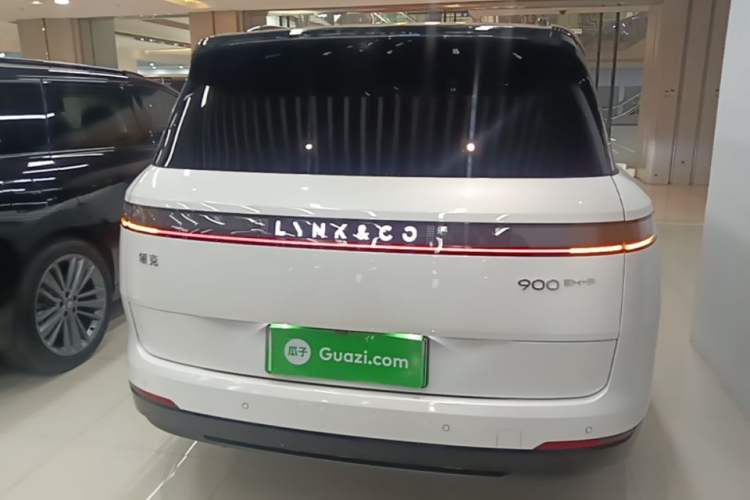 Lynk & Co 900 2025 — 5