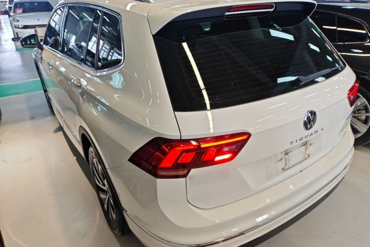 Volkswagen Tiguan L 2021 — 4
