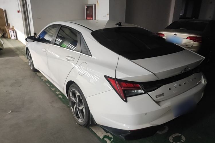 Hyundai Elantra 2021 — 4